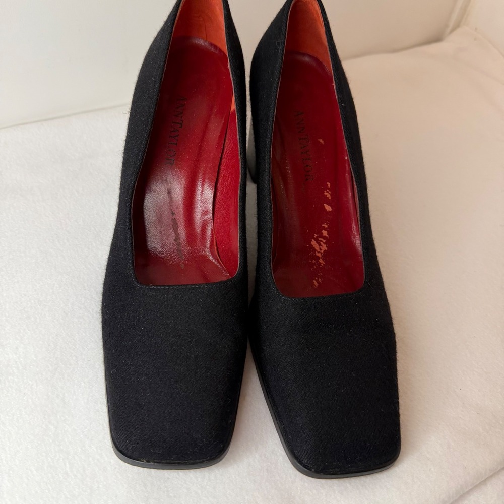 Vintage Ann Taylor Black Fabric Square Toe Block Heel Pumps Size 7 Made in Italy - Picture 2 of 12